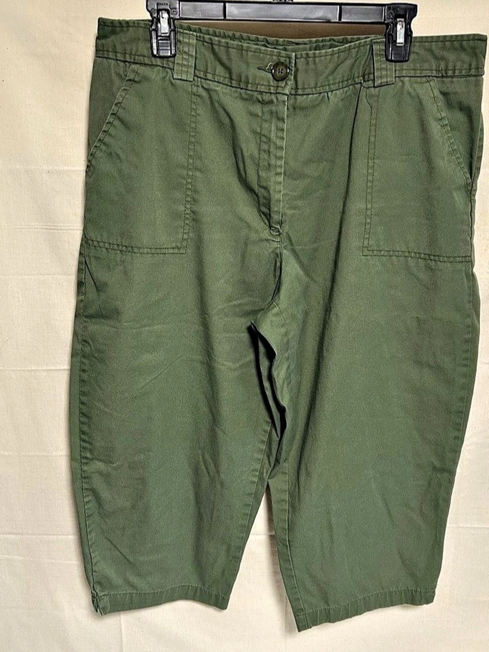White Stag Olive Capri Pants Size 16 Like New